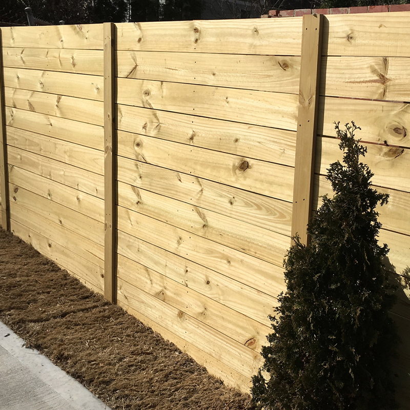 Valla de madera de pino