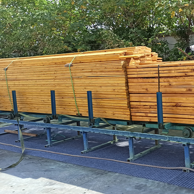  Madera tratada a presión de pino