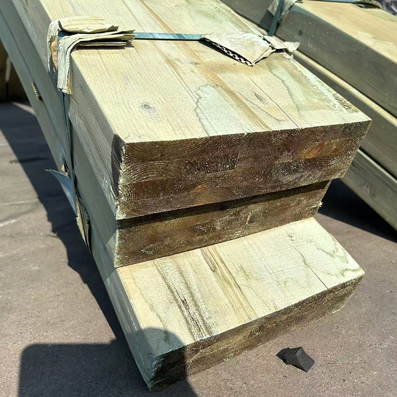  Madera tratada a presión de pino